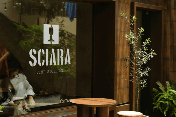 Free Storefront PSD Mockup
